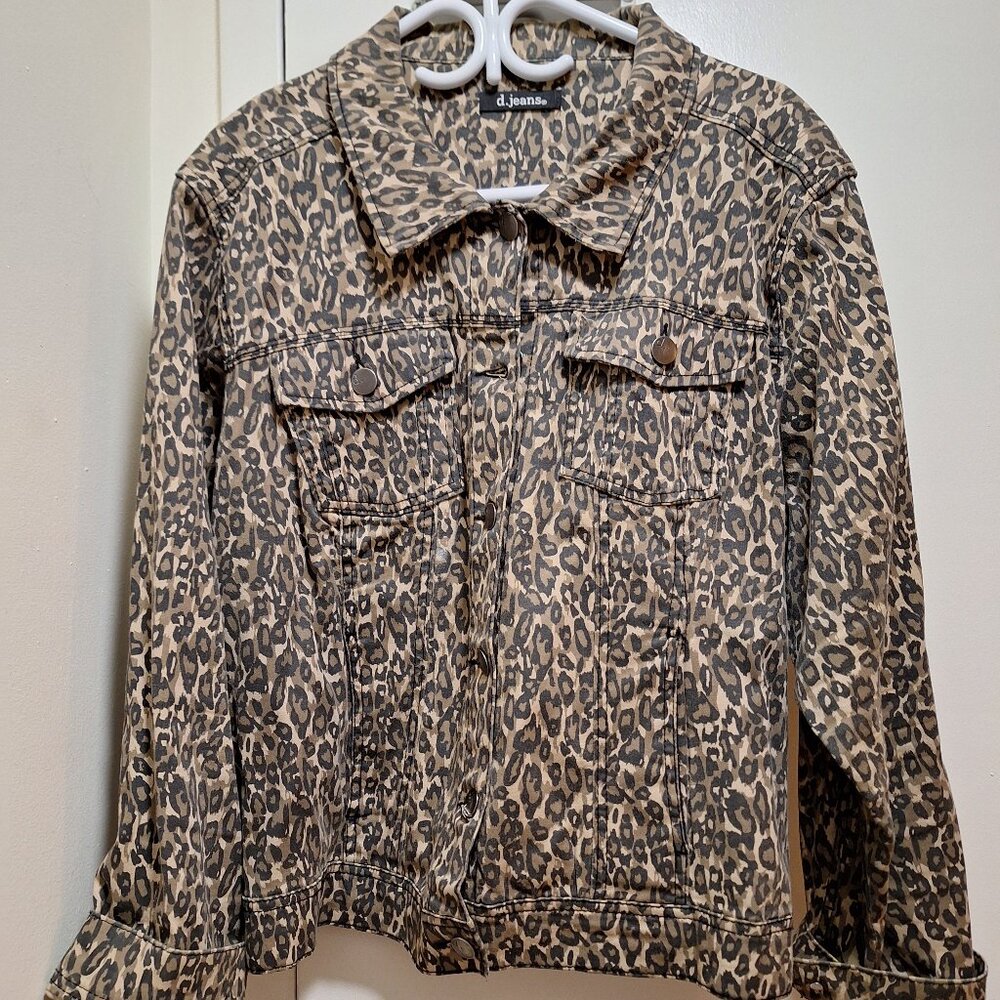 LEOPARD PRINT JEAN JACKET.